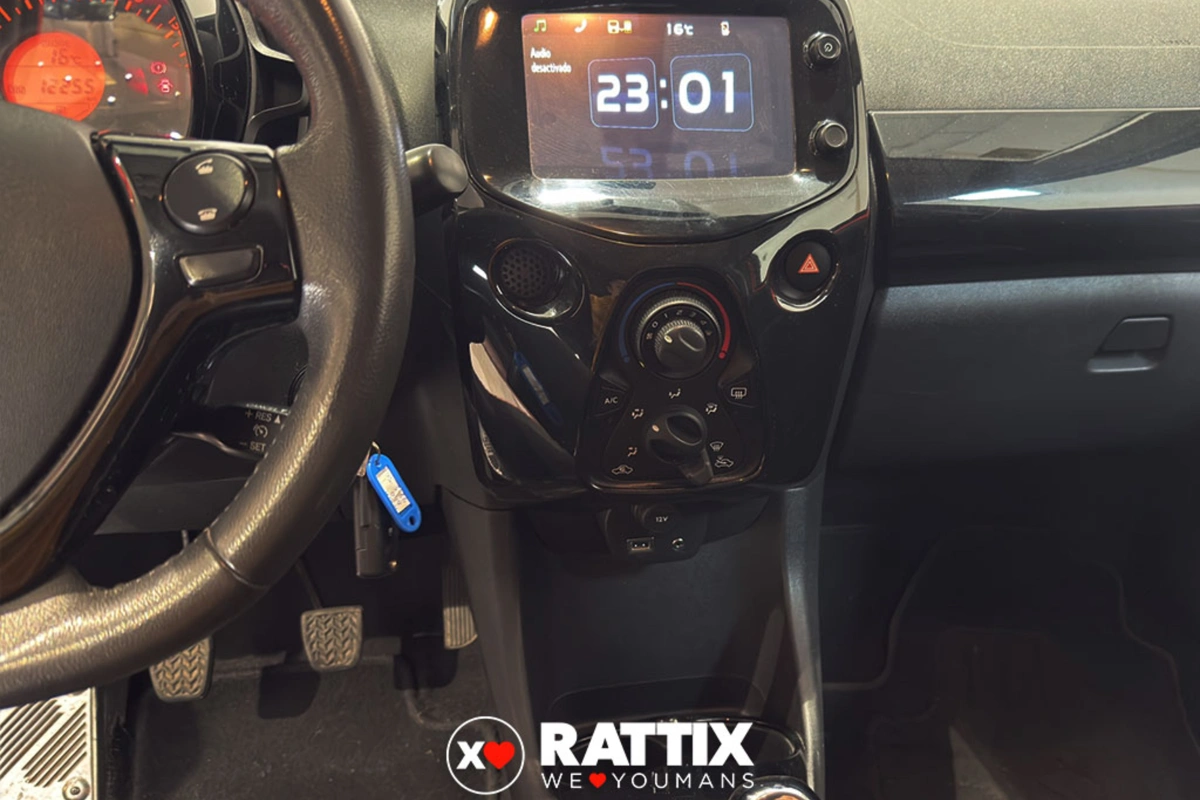 TOYOTA aygo ii 2014 Aygo 3p 1.0 x-clusiv